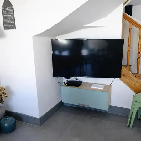 Casa de Férias Maison Spacieuse Au Coeur Du Centre - à Pied Luc-sur-Mer