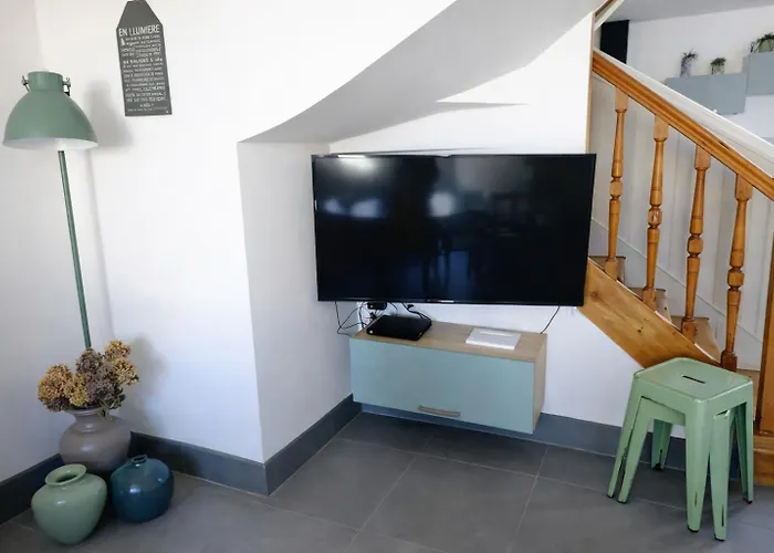 Casa de Férias Maison Spacieuse Au Coeur Du Centre - à Pied Luc-sur-Mer