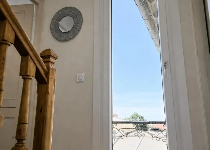 Maison Spacieuse Au Coeur Du Centre - à Pied *