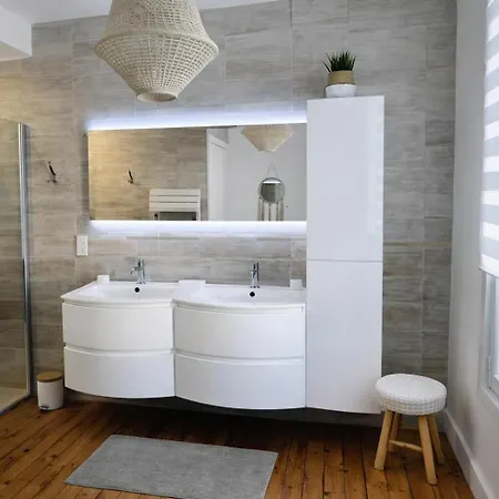 Maison Spacieuse Au Coeur Du Centre - A Pied