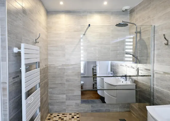 Maison Spacieuse Au Coeur Du Centre - A Pied Holiday home